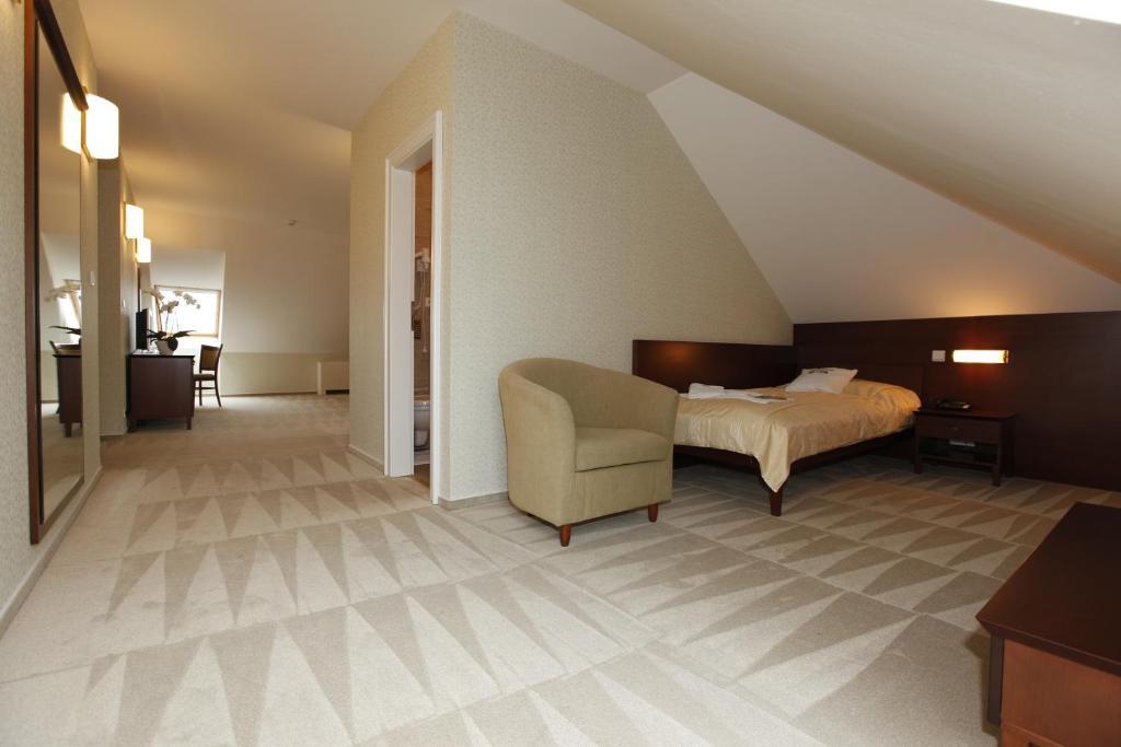 Hotel Sandor Pavillon Piest'any Room photo